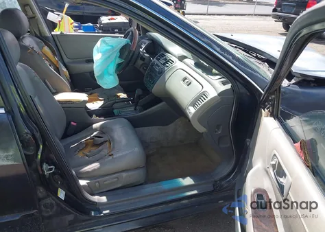 2001 Honda Accord 3.0 Ex z USA, uszkodzony, nr VIN 1HGCG16591A074063